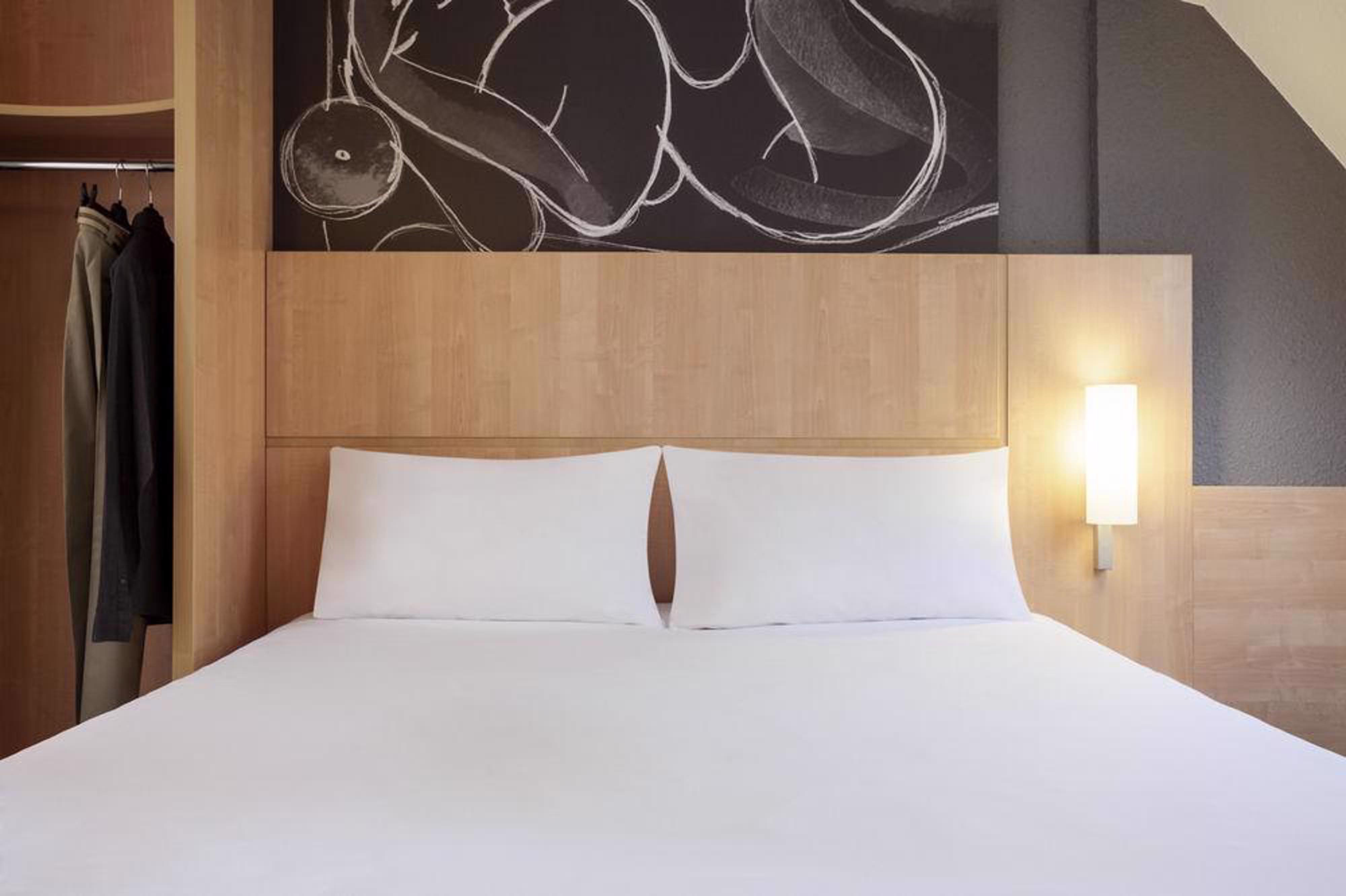 Hotel Ibis Maine Montparnasse París Exterior foto