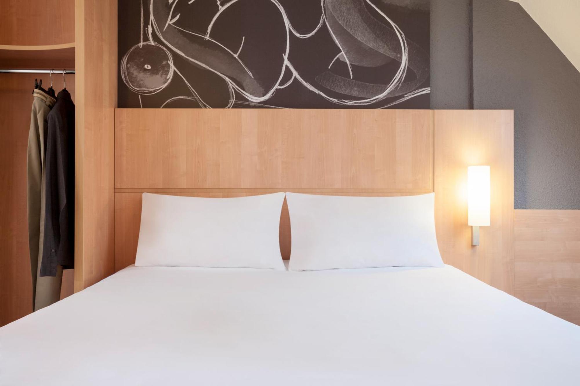 Hotel Ibis Maine Montparnasse París Exterior foto