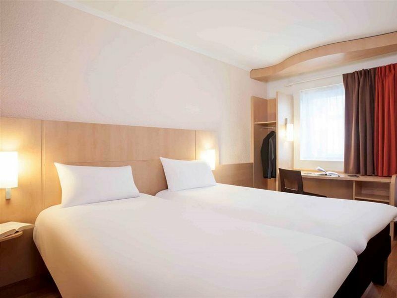 Hotel Ibis Maine Montparnasse París Exterior foto